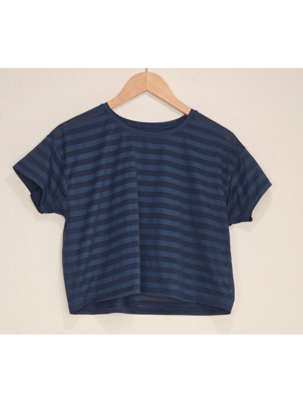 Lululemon Cates Cropped Tee *Mesh Night Diver Size 6/8 Womens